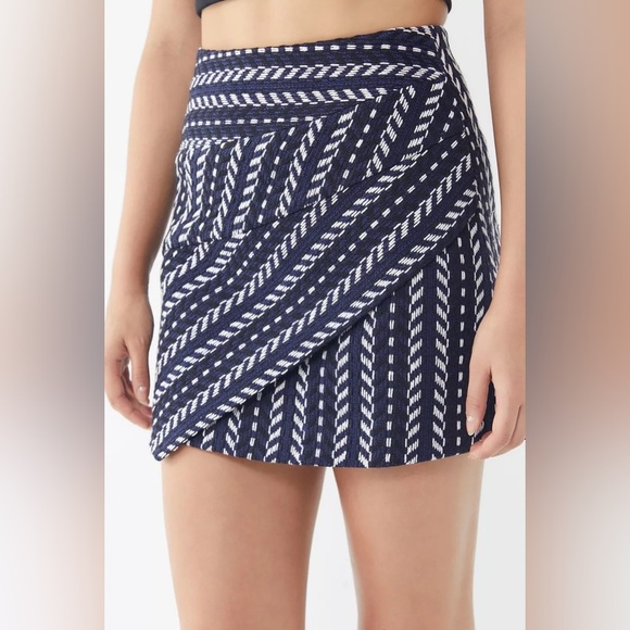 Haute Rogue Urban Outfitters Chevron Knit Mini Skirt Blue & White - Medium - Picture 13 of 14
